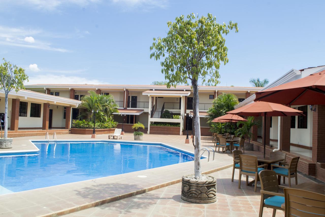 Farallones Hotel Чинандега Екстер'єр фото