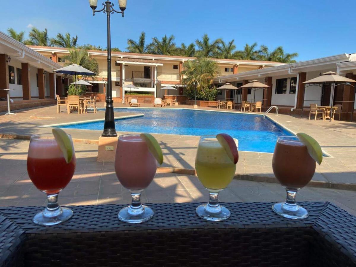 Farallones Hotel Чинандега Екстер'єр фото